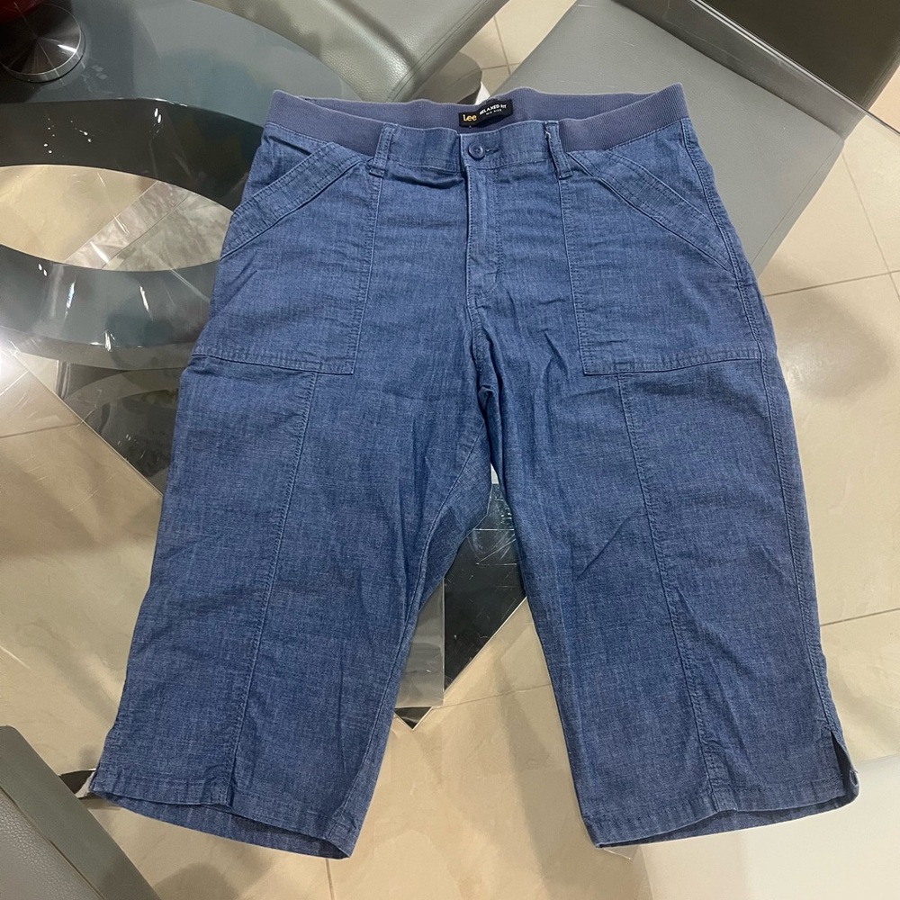 LEE RELAXED FIT MID RISE DENIM CAPRIS SIZE 12 - Picture 3 of 7